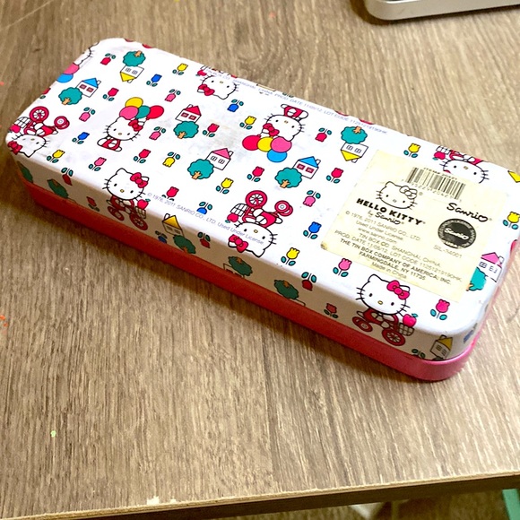 ✨Used Hello Kitty Pencil Box ✨ - Picture 2 of 3